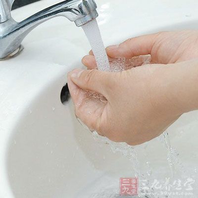 勤洗手，手上细菌是最多的